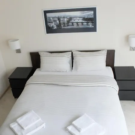 Super Luxury * Burgasz