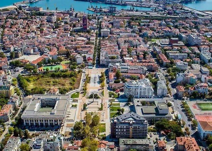 Super Luxury アパート